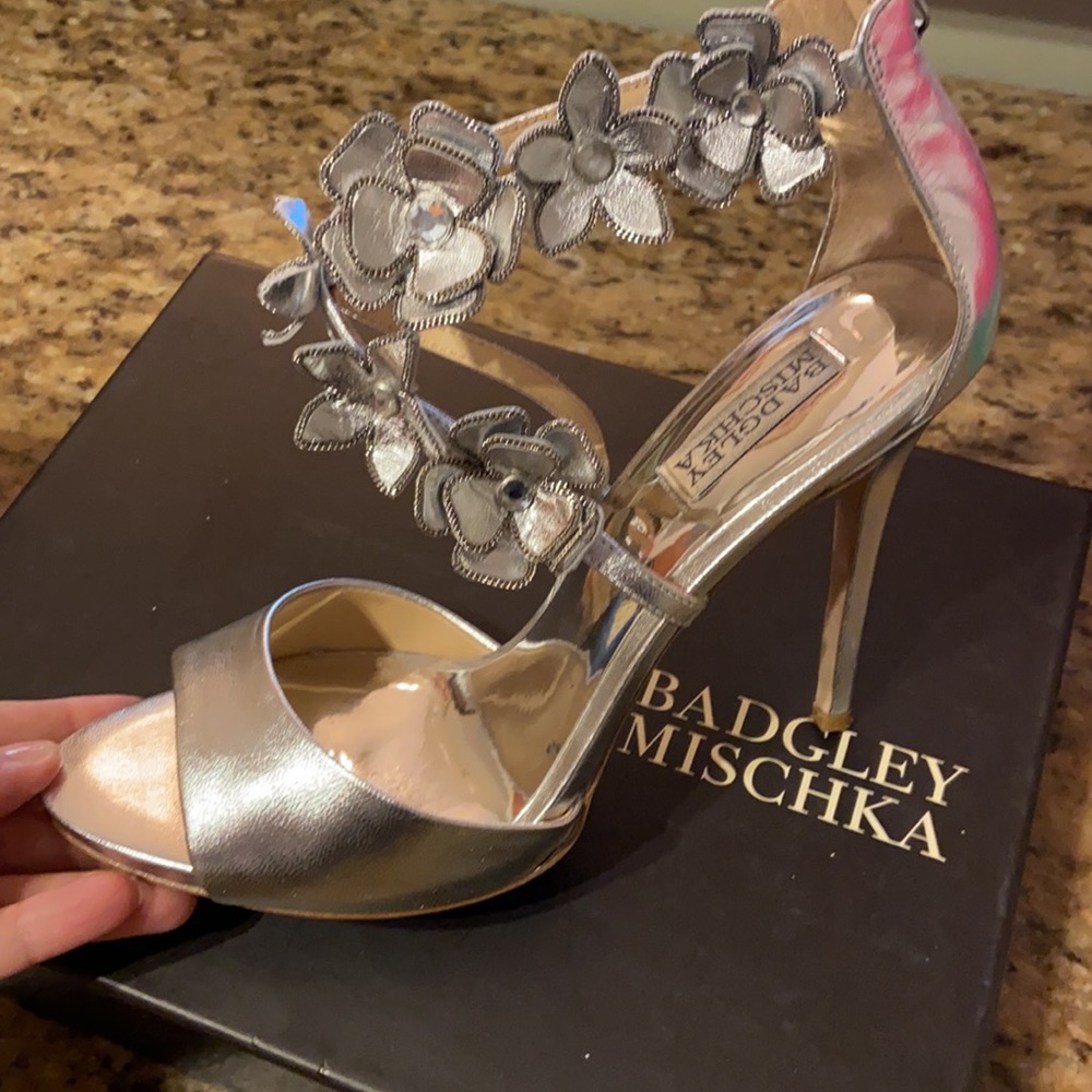 STUNNING metallic 4 inch sandals